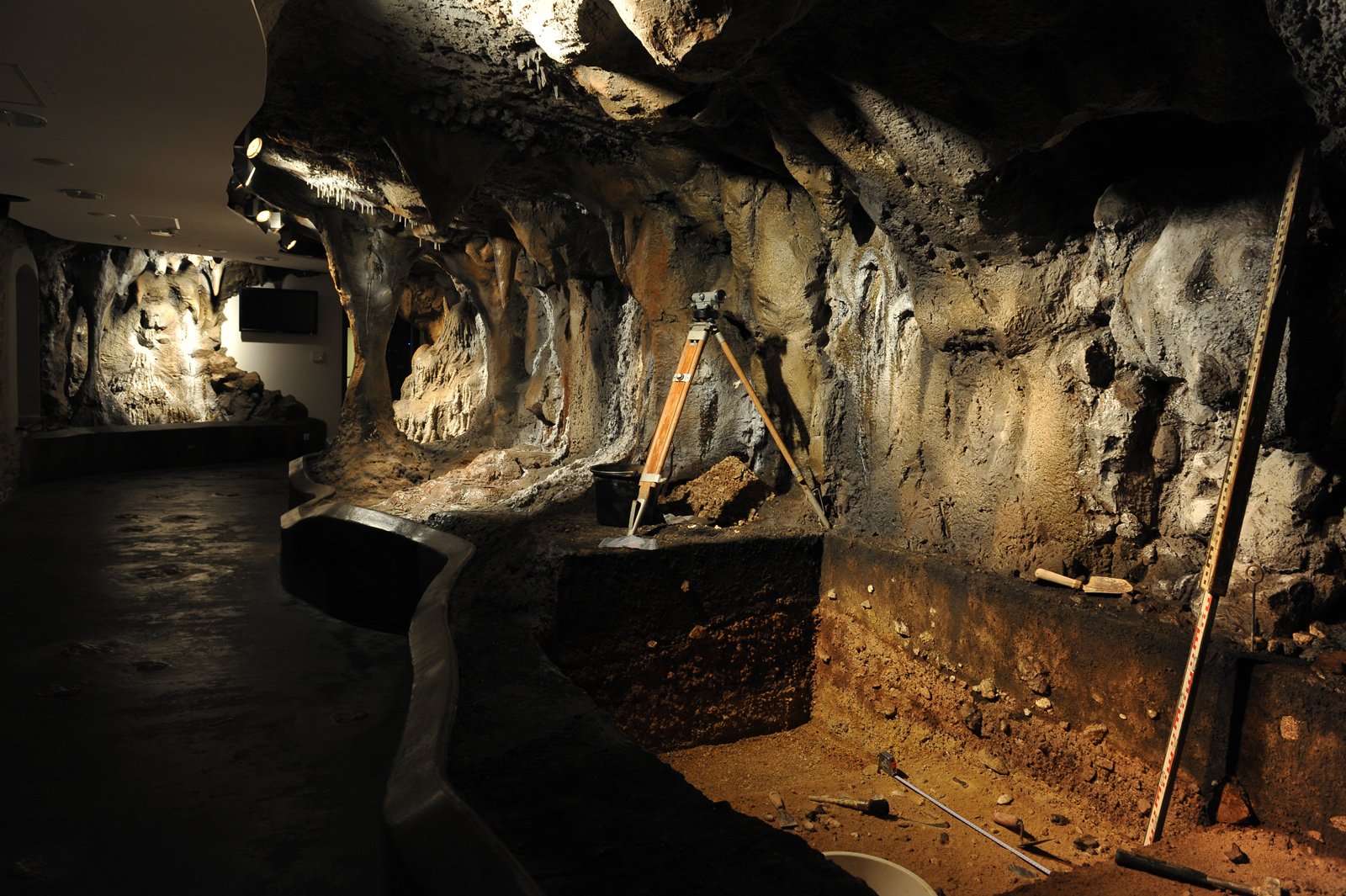 Reconstructed cave with an exposed archaeological section in the Ojców National Park nature exhibition